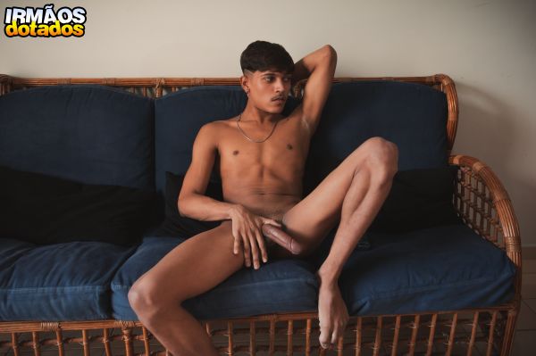 KELVIN URACH