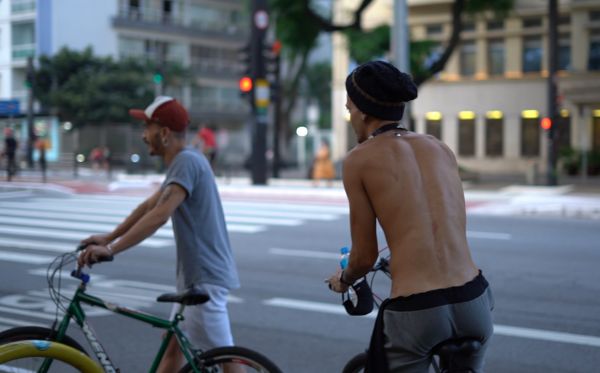 BEHIND THE SCENES: THE HOT CYCLIST